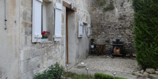 PETITE MAISON CENTRE VILLE SENLIS